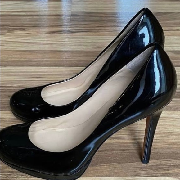 Classic Ann Taylor Patent Leather Platform Pumps - Picture 6 of 8